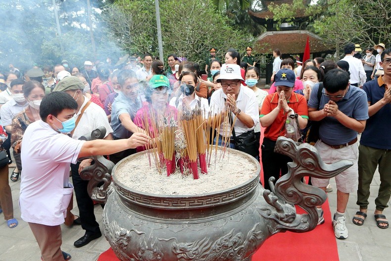 Lễ giỗ Đức Quốc Tổ Lạc Long Quân và dâng hương tưởng niệm Tổ Mẫu Âu Cơ ảnh 3