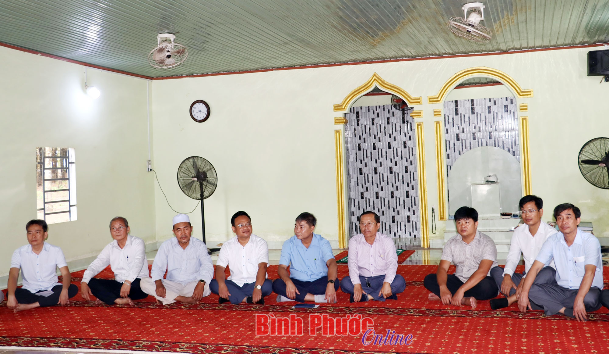 Thăm, chúc mừng tháng lễ Ramadan của đồng bào Chăm