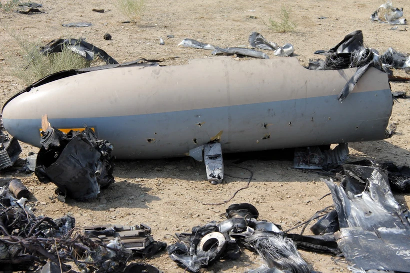 Hình ảnh đăng trên website của Lực lượng Vệ binh Cách mạng Hồi giáo Iran cho thấy máy bay không người lái được cho là của Israel bị bắn rơi gần cơ sở hạt nhân Natanz của Iran. (Ảnh: AFP/TTXVN)