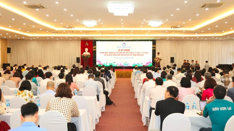 Phát huy mạnh mẽ tinh thần tiên phong của Báo chí Cách mạng ảnh 1