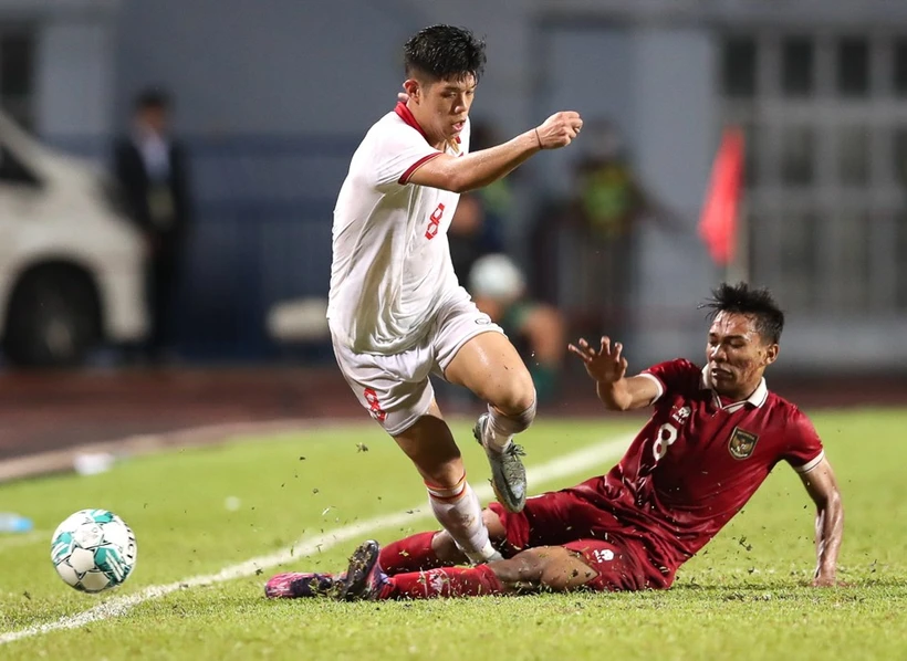 U23 Việt Nam (áo trắng) là Đương kim vô địch của Giải U23 châu Á khi giành chiến thắng trước U23 Indonesia tại trận chung kết năm 2023. (Ảnh: VFF)