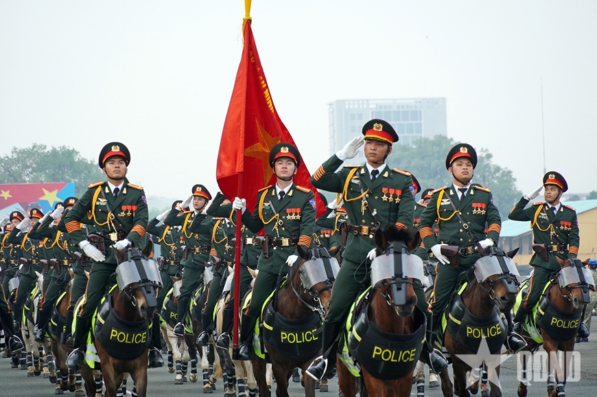 Tổng hợp luyện các lực lượng tham gia diễu binh, diễu hành Kỷ niệm 50 năm Ngày giải phóng miền Nam, thống nhất đất nước