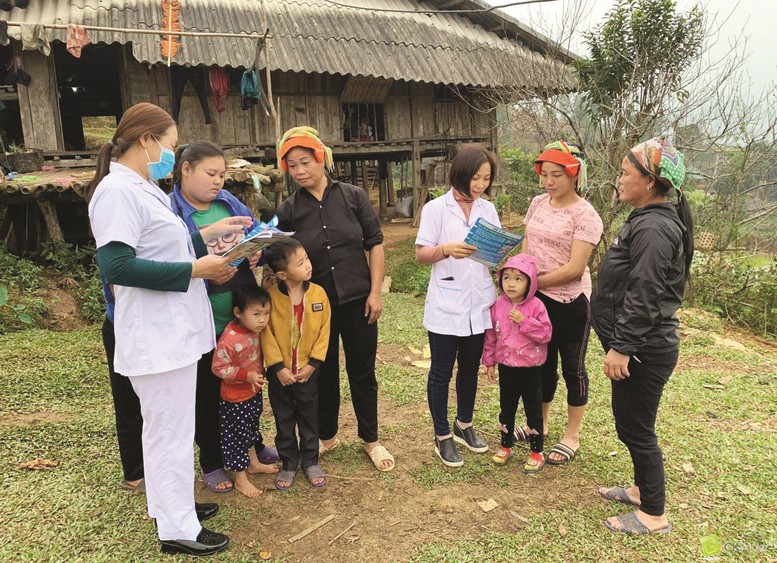 Đề xuất nâng mức hỗ trợ hằng tháng với nhân viên y tế thôn, tổ dân phố, cô đỡ thôn bản- Ảnh 1.