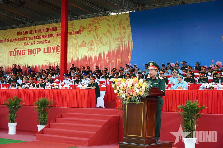 Tổng hợp luyện các lực lượng tham gia diễu binh, diễu hành Kỷ niệm 50 năm Ngày giải phóng miền Nam, thống nhất đất nước