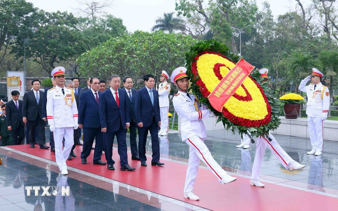 ttxvn-lanh-dao-dang-nha-nuoc-tong-bi-thu-vieng-liet-sy-1.jpg