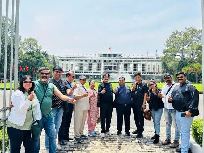 Du khách Ấn Độ tham quan Dinh Độc Lập, Thành phố Hồ Chí Minh. (Ảnh minh họa: CTV/Vietnam+)