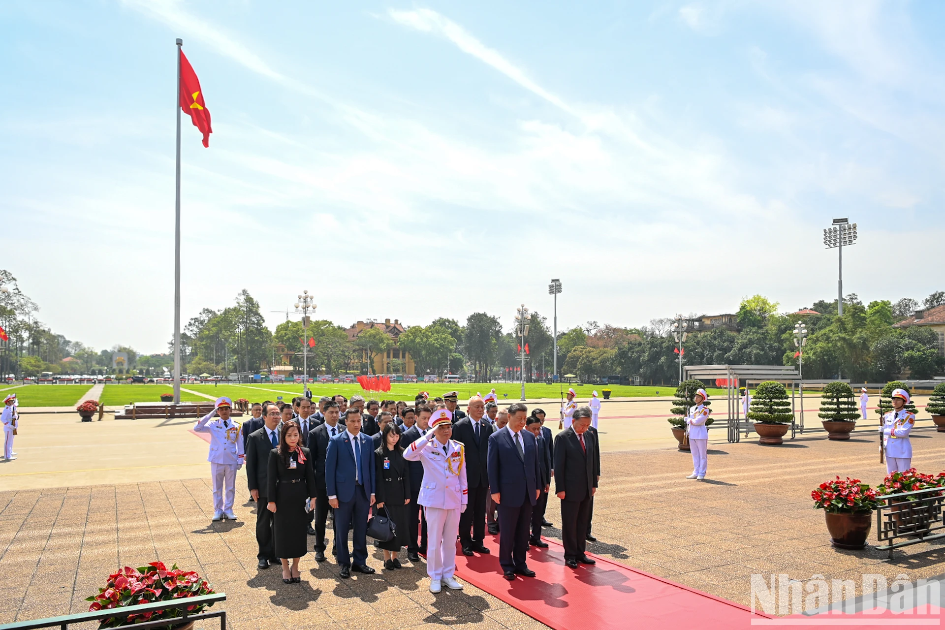 [Ảnh] Tổng Bí thư, Chủ tịch Trung Quốc Tập Cận Bình vào Lăng viếng Chủ tịch Hồ Chí Minh ảnh 5