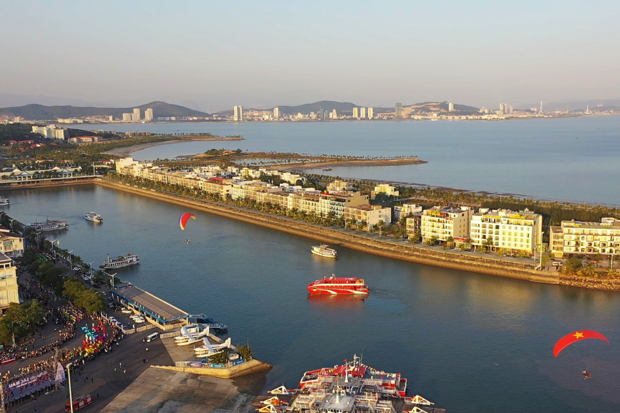 Cảng tàu khách quốc tế Tuần Châu