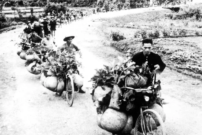 26.400 lượt dân công cùng hơn 21.000 xe đạp thồ đã dồn sức tiếp tế cho bộ đội ta tại chiến trường Điện Biên Phủ