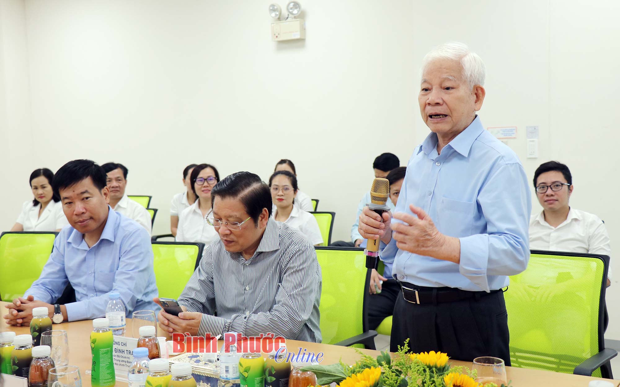 Nguyên Chủ tịch nước Nguyễn Minh Triết phát biểu tại buổi làm việc
