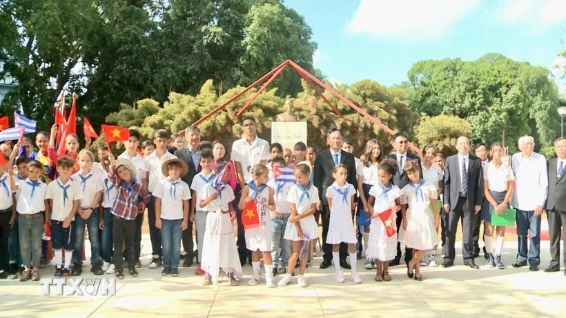 Cuba: Kỷ niệm ngày sinh Chủ tịch Hồ Chí Minh tại thủ đô La Habana