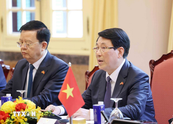 ttxvn-chu-tich-nuoc-luong-cuong-hoi-dam-voi-tong-thong-sri-lanka-8012902-1.jpg