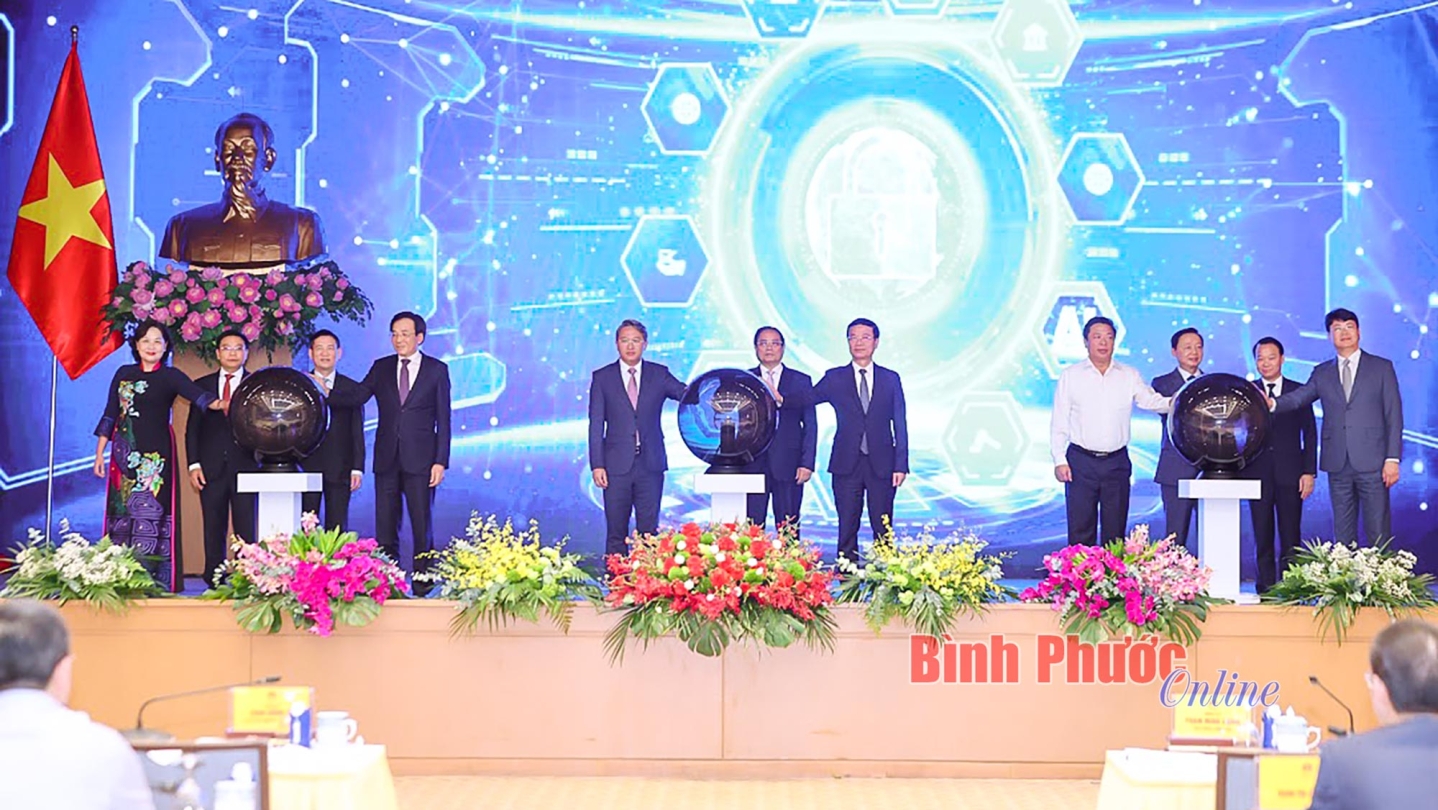 Thủ tướng tọa đàm với các doanh nghiệp, hiệp hội doanh nghiệp về phát triển kinh tế tư nhân