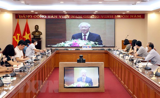 'Nguoi co chuc vu cang cao, cuong vi cang lon cang phai guong mau' hinh anh 2