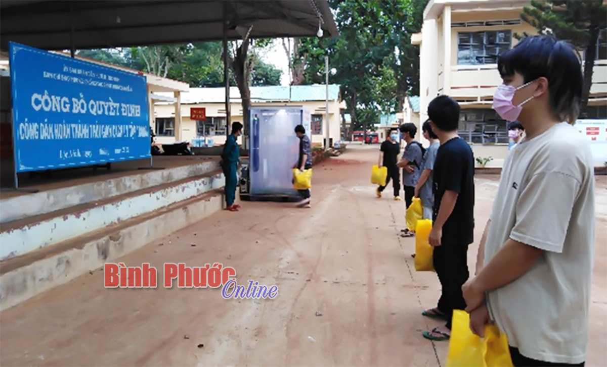 Lộc Ninh: 14 công dân Trung Quốc hoàn thành cách ly tập trung