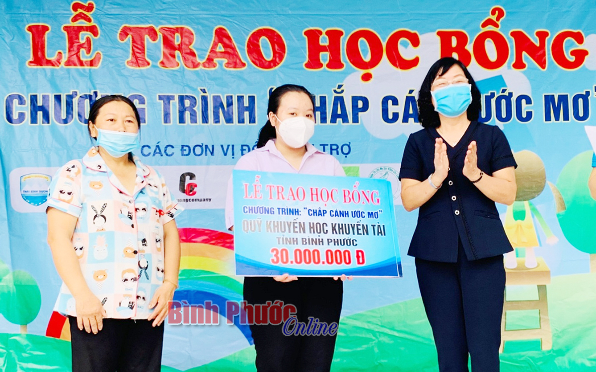 Phép nhiệm màu đến với  một học sinh nghèo hiếu học