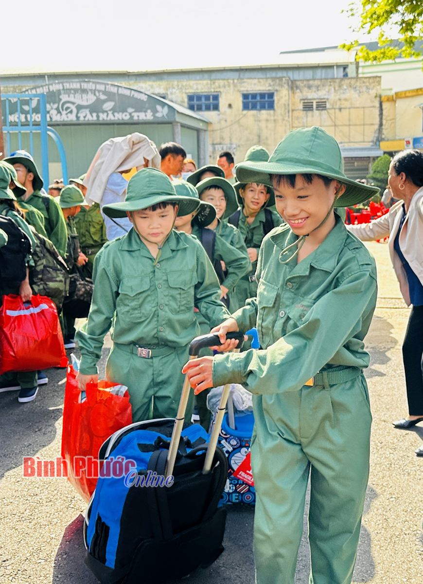 Khai mạc chương trình “Chúng em tập làm chiến sĩ Điện Biên”