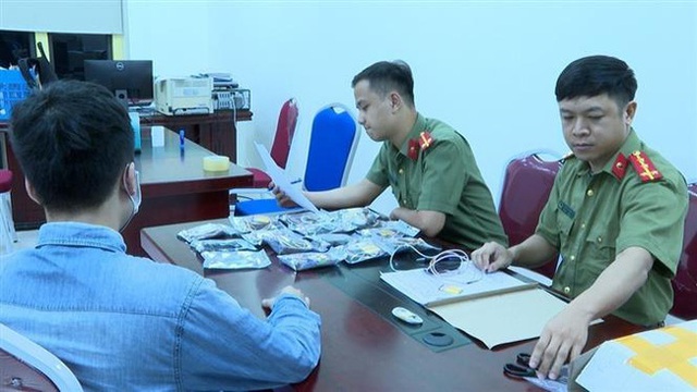 Hôm nay (27/6), hơn 1 triệu thí sinh đến làm thủ tục dự thi tốt nghiệp THPT 2023 - Ảnh 4.