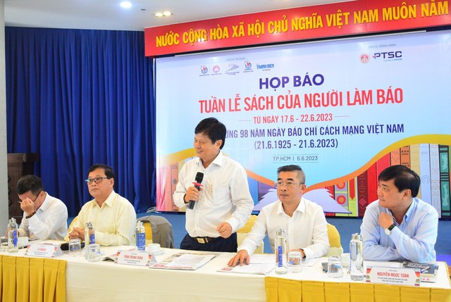 Tuần lễ sách của người làm báo