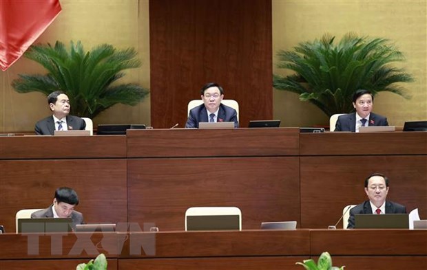 Chủ tọa điều hành khoa học, chất vấn và trả lời đúng trọng tâm