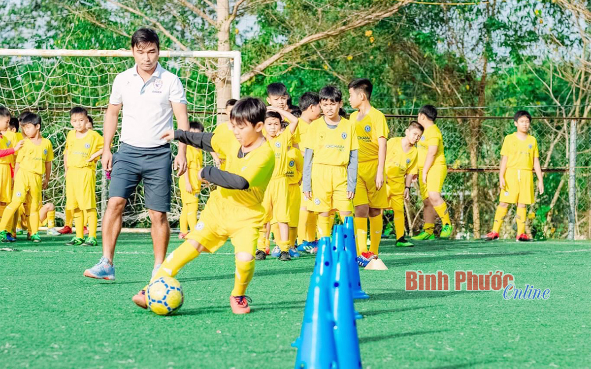 Huấn luyện viên Nguyễn Tấn Vũ: Đam mê trái bóng tròn