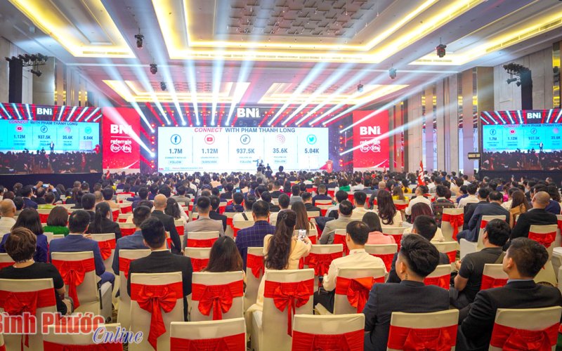 1000多名越南商人參加“加強服務”國際會議