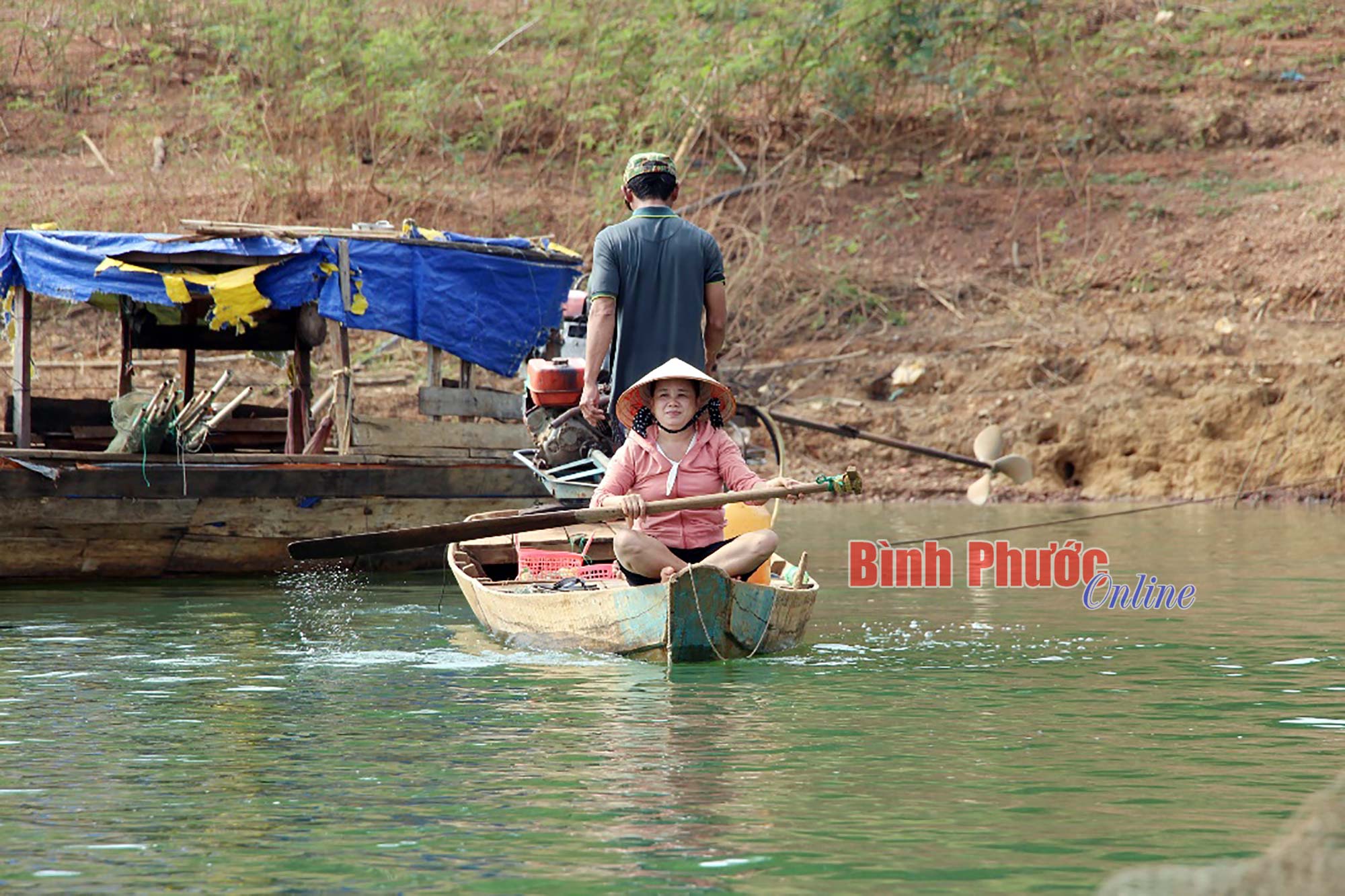 Mưu sinh trên lòng hồ Thủy điện Thác Mơ