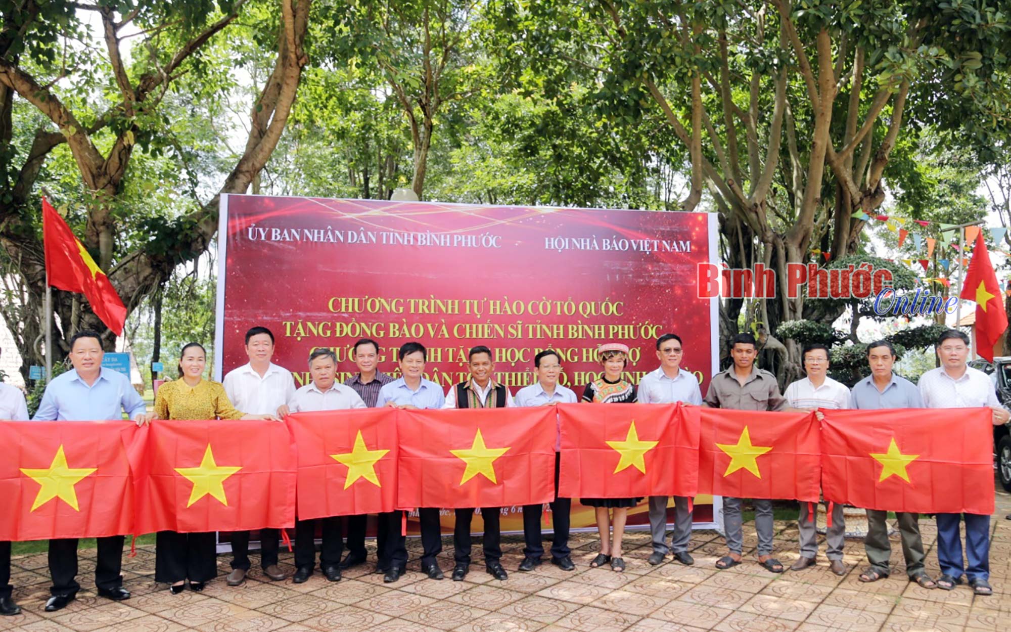 Hội Nhà báo Việt Nam: Thêm 35 suất học bổng tặng học sinh nghèo Bình Phước