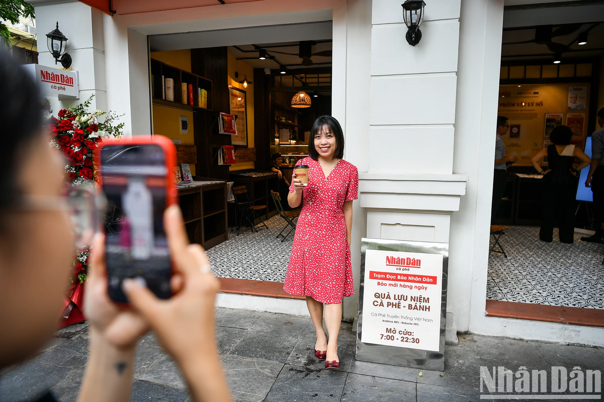 [Ảnh] Ra mắt Kh&ocirc;ng gian trưng b&agrave;y, trải nghiệm v&agrave; giới thiệu sản phẩm B&aacute;o Nh&acirc;n D&acirc;n ảnh 17