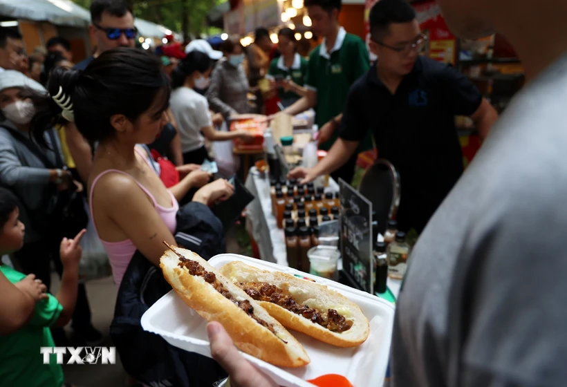 Lễ hội bánh mỳ Việt Nam lần thứ 2 năm 2024 diễn ra tại Công viên Lê Văn Tám, Quận 1, Thành phố Hồ Chí Minh. (Ảnh: Hồng Đạt/TTXVN)
