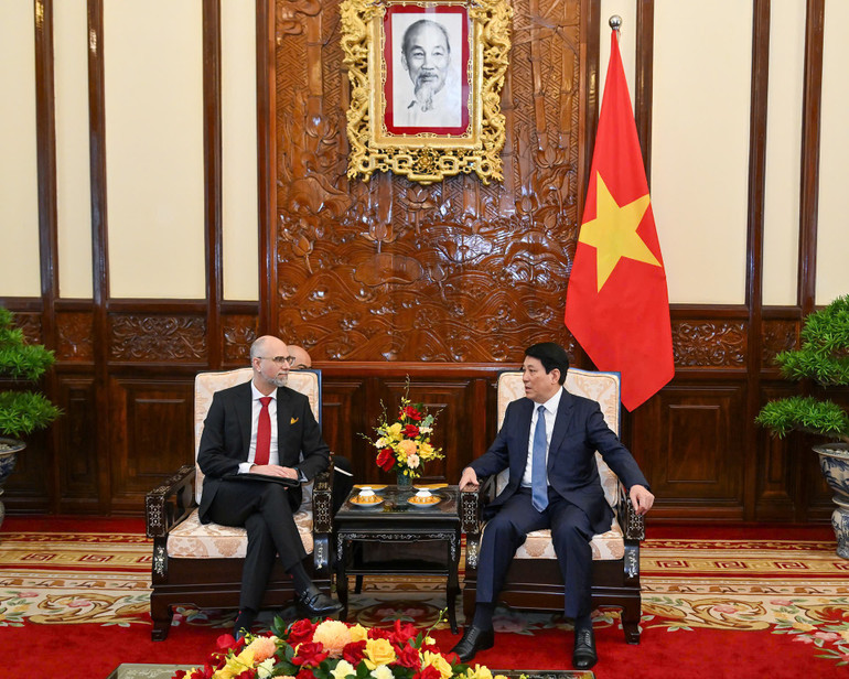 Chủ tịch nước tiếp Đại sứ Canada. z6743182593302-bc3b423f1de2a786ab8b52e1cf787ea3.jpg