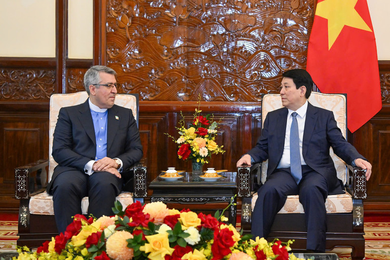 Chủ tịch nước tiếp Đại sứ Iran Ali Akbar Nazari. z6743364318088-4617f69d84d9bff6be07204e22ab49f3.jpg