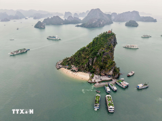 Kỳ quan thiên nhiên thế giới Vịnh Hạ Long. (Nguồn: TTXVN) ttxvn-vinh-ha-long.jpg