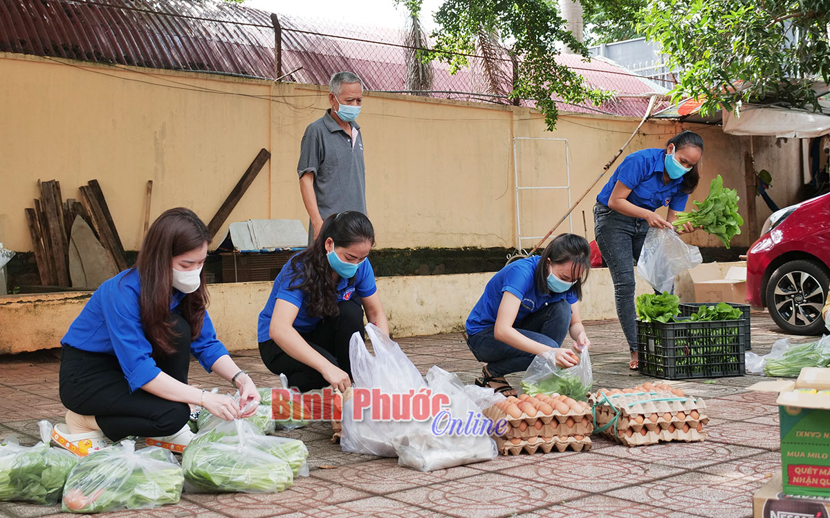 “Gian hàng 0 đồng” sẻ chia với người gặp khó khăn giữa mùa dịch