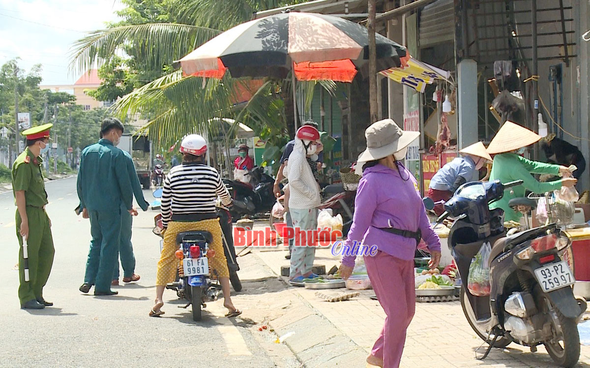 Tiểu thương đồng thuận cao việc tạm dừng hoạt động chợ tự phát