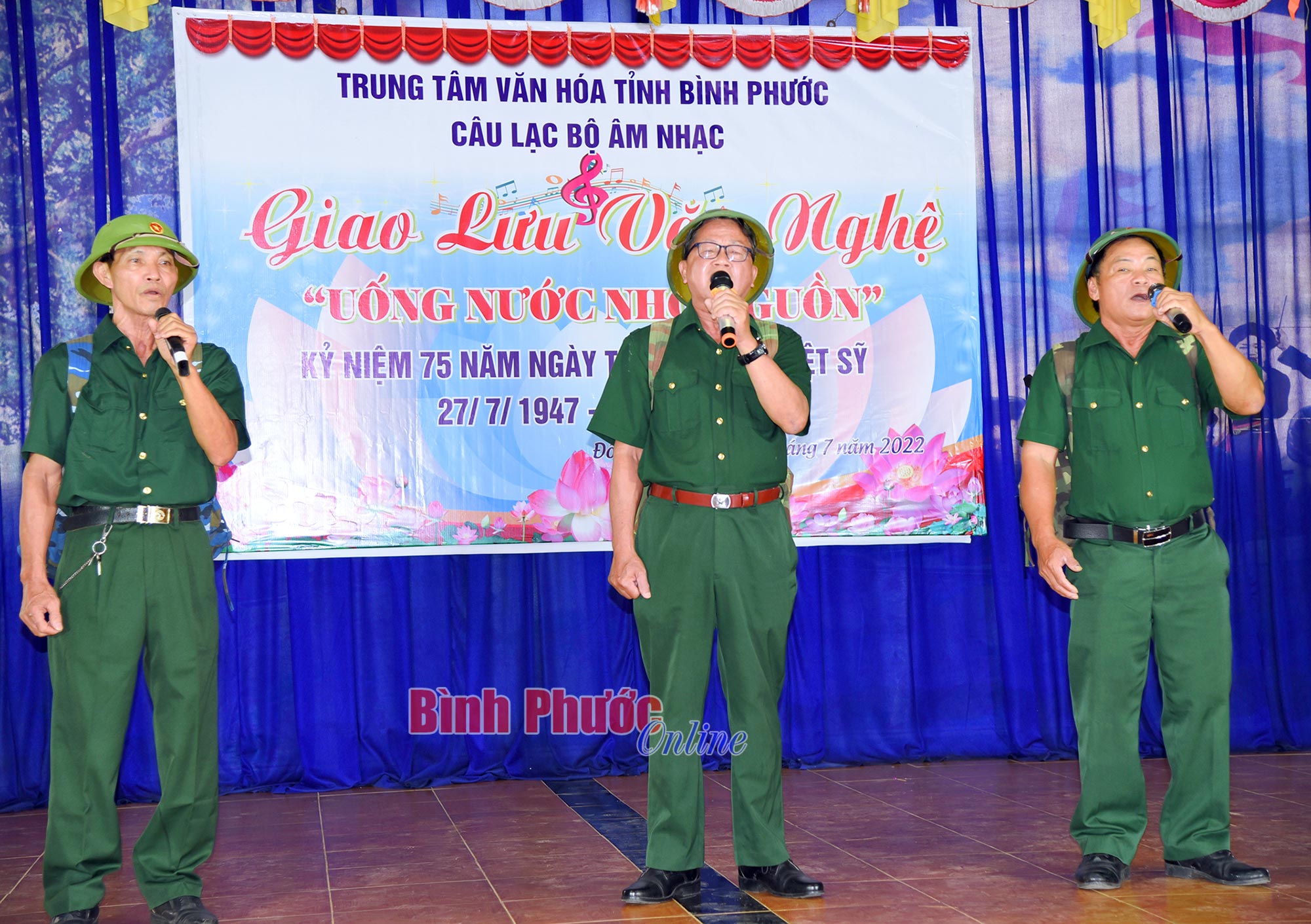 Giao lưu văn nghệ “Uống nước nhớ nguồn”