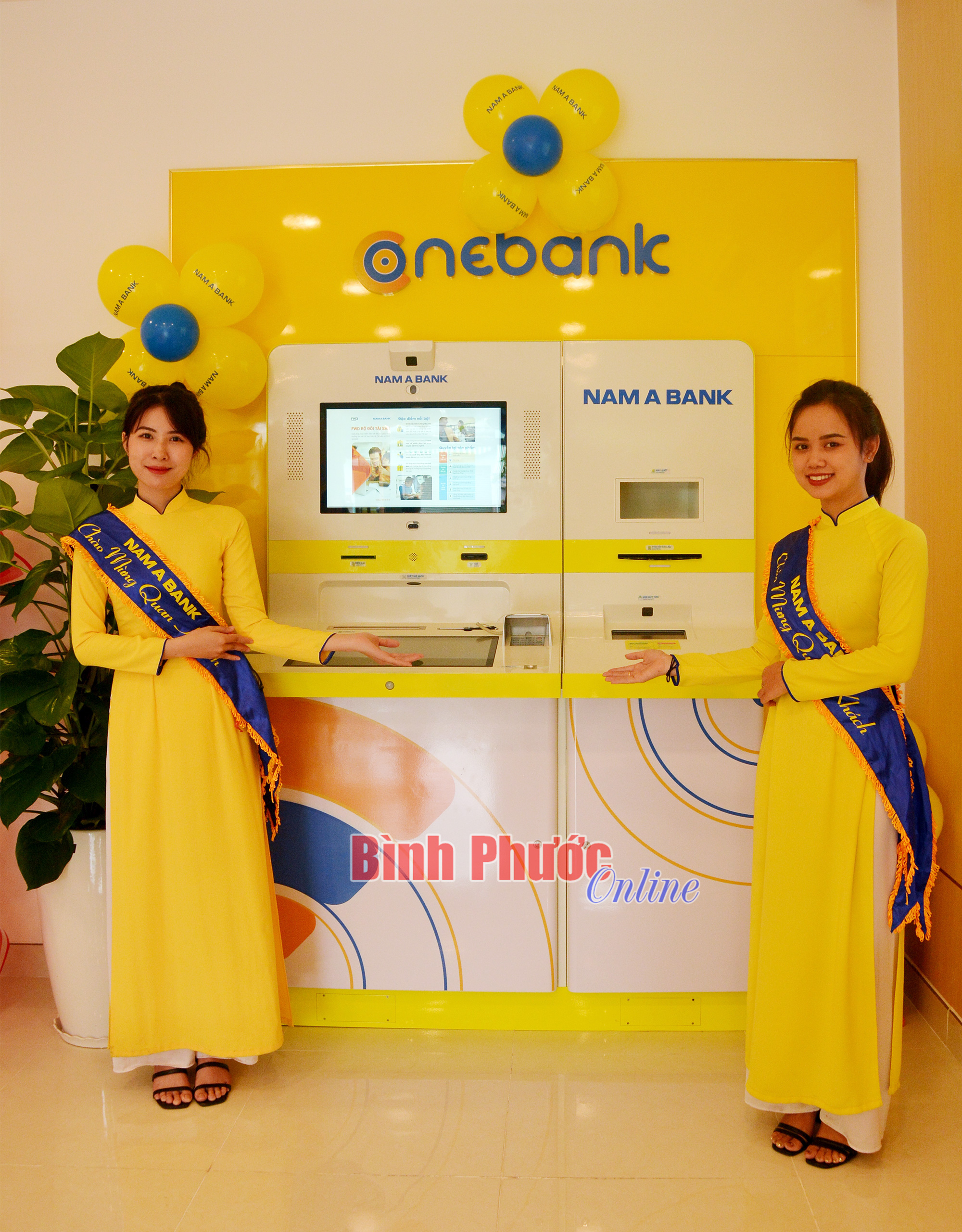 Mẫu Đồng Phục Ngân Hàng Nam Á Trẻ Trung Và Đầy Nhiệt Huyết