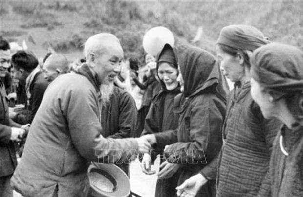 Tự do dân chủ Việt Nam nhìn từ những cuộc “bát phố” của các nguyên thủ hình ảnh 6 Tu do dan chu Viet Nam nhin tu nhung cuoc “bat pho” cua cac nguyen thu hinh anh 6