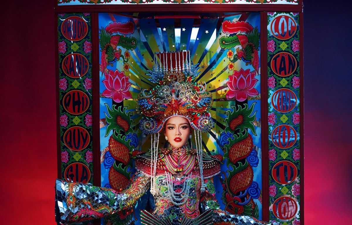 Trang phục d&acirc;n tộc của Đặng Thanh Ng&acirc;n tại Miss Supranational 2023. (Ảnh: PV/Vietnam+)