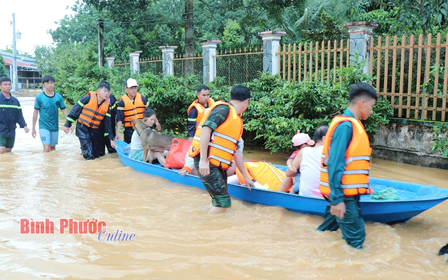 Tập trung ứng phó với bão, mưa lũ