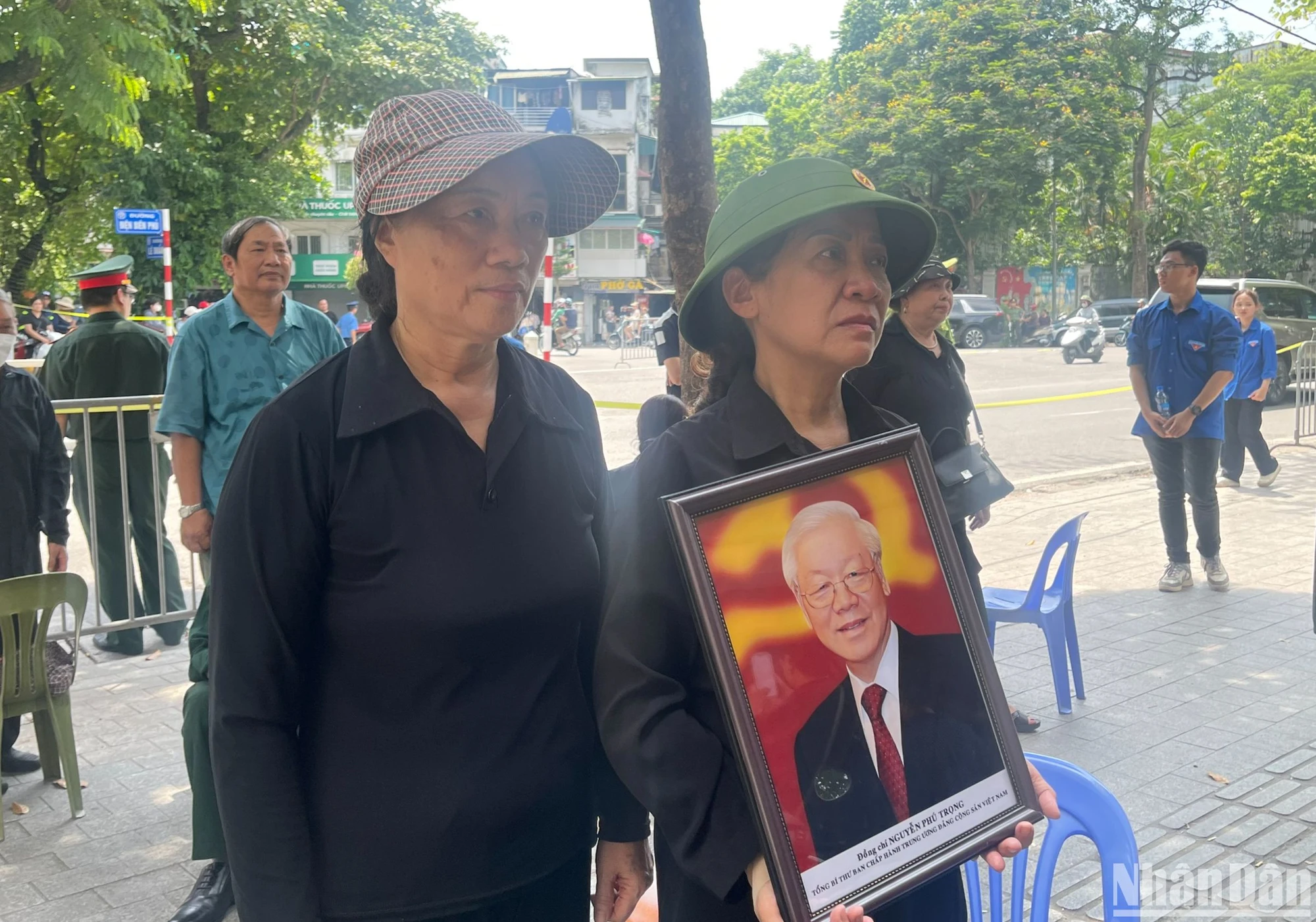 Một lòng kính cẩn tiễn biệt ảnh 4