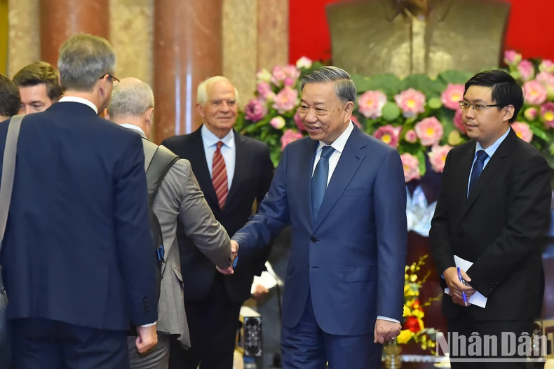 [Ảnh] Chủ tịch nước Tô Lâm tiếp Phó Chủ tịch Ủy ban châu Âu Josep Borell Fontelles ảnh 2