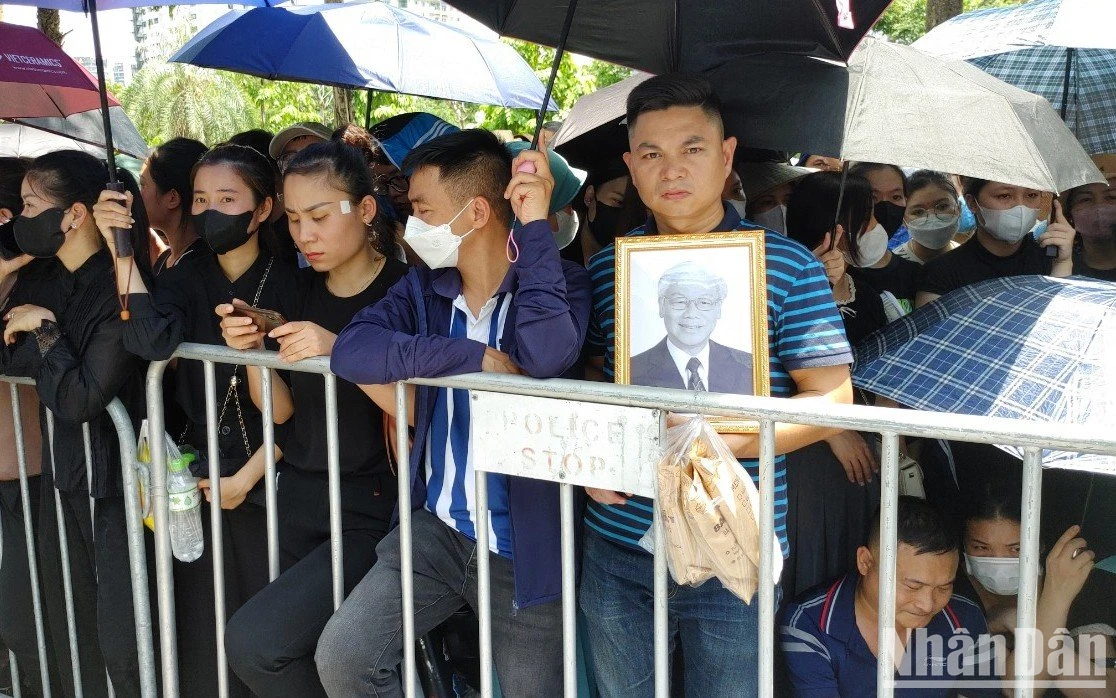 Một lòng kính cẩn tiễn biệt ảnh 9