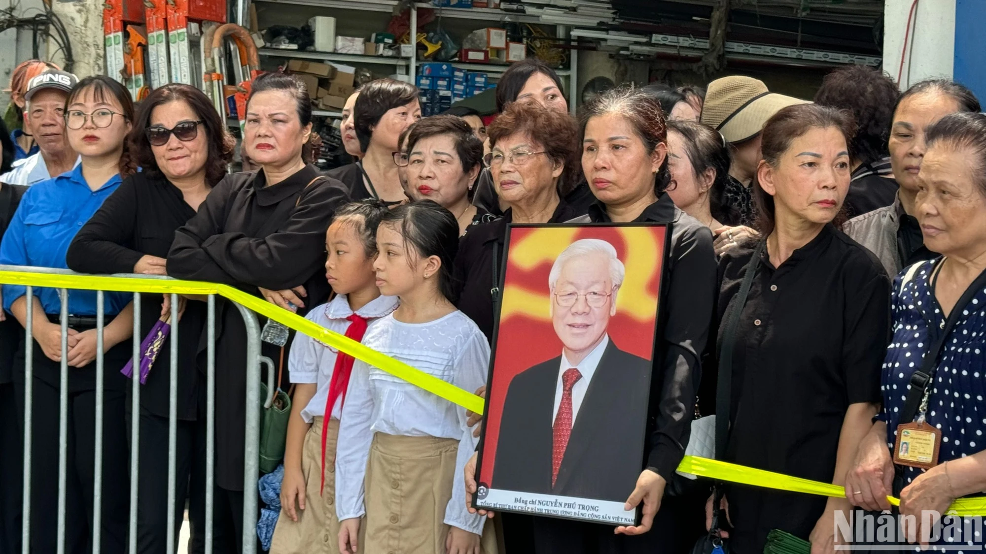 Một lòng kính cẩn tiễn biệt ảnh 5