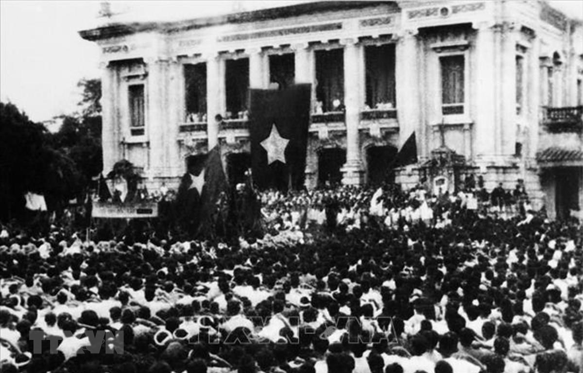 Cách mạng tháng Tám, sáng tạo, đoàn kết dân tộc: Tìm hiểu về sự kiện lịch sử quan trọng nhất đất nước Việt Nam - cách mạng tháng Tám. Hãy cảm nhận và truyền tải thông điệp về sự sáng tạo và đoàn kết dân tộc.