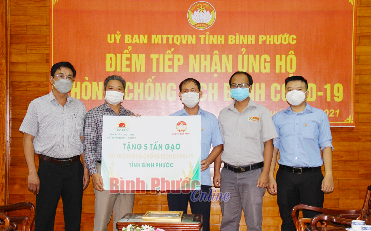 Công ty cổ phần tập đoàn Lộc Trời ủng hộ Bình Phước 10 tấn gạo