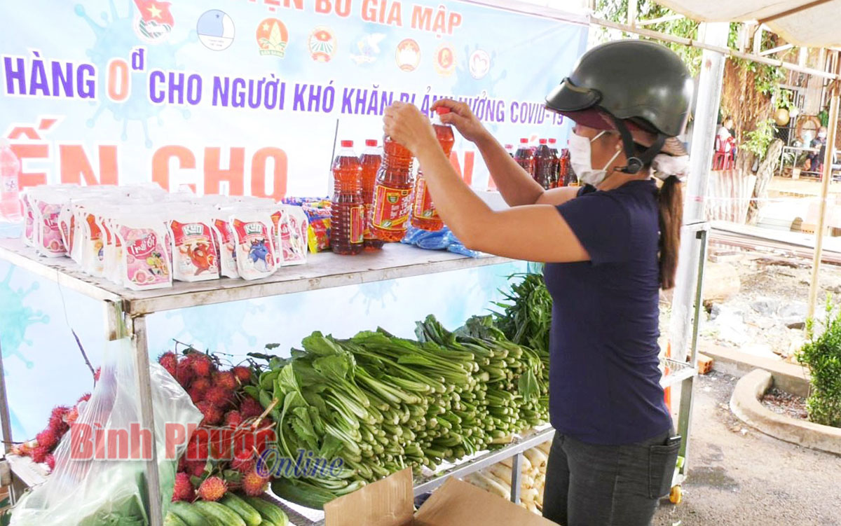 Ấm áp “Gian hàng 0 đồng” tại xã Đa Kia