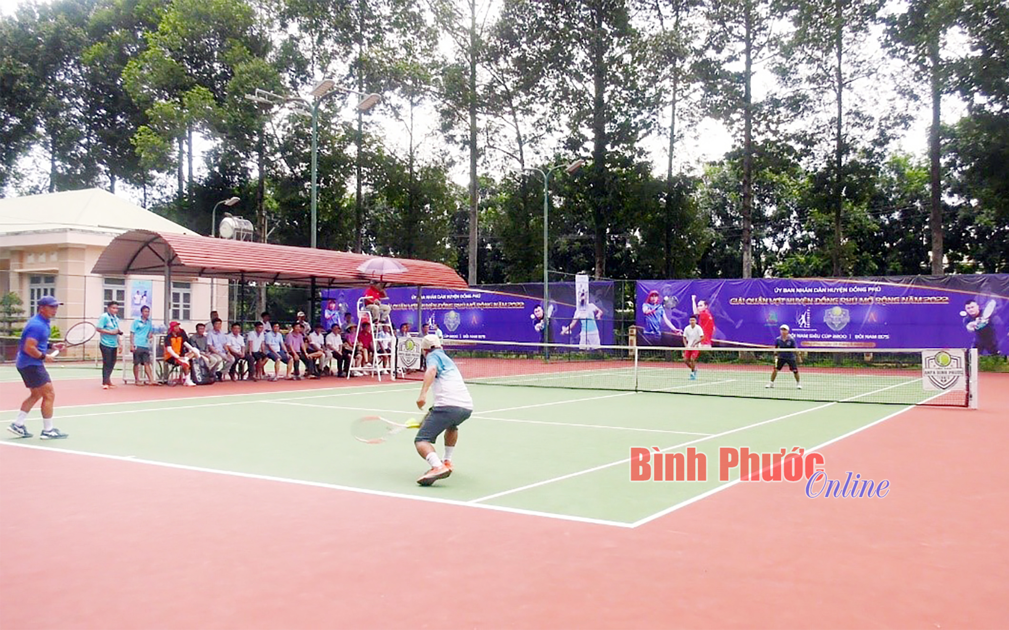 Nhiều tay vợt chuyên nghiệp tham gia giải quần vợt huyện Đồng Phú mở rộng