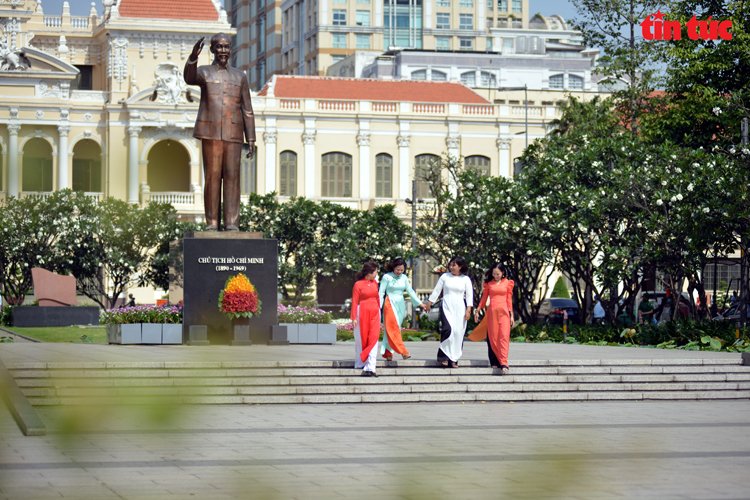 Ch&uacute; th&iacute;ch ảnh