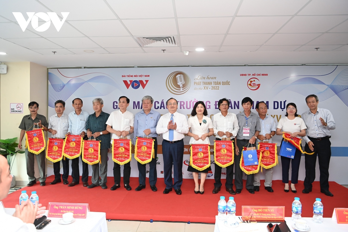  song phat thanh da lan toa suc hut, su hap dan toi ban be quoc te hinh anh 2